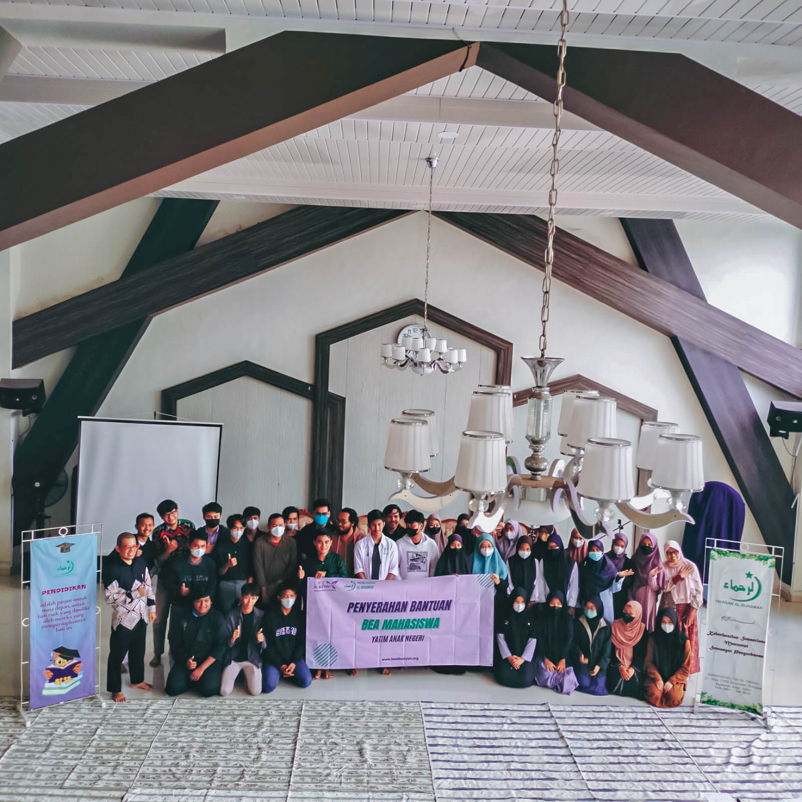 Pembinaan Mahasiswa Yatim dan Penyaluran Beasiswa Sarjana dari LAZ Al-Bunyan