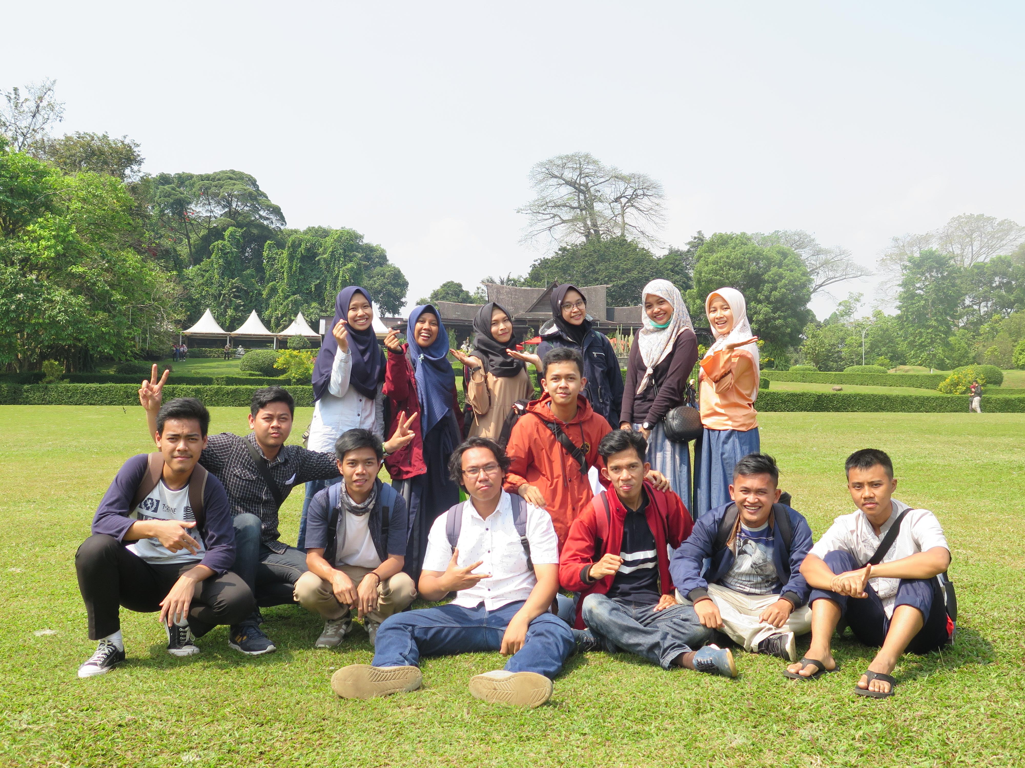 Rihlah Kebun Raya Bogor Mahasiswa Yayasan Al-Ruhamaa'