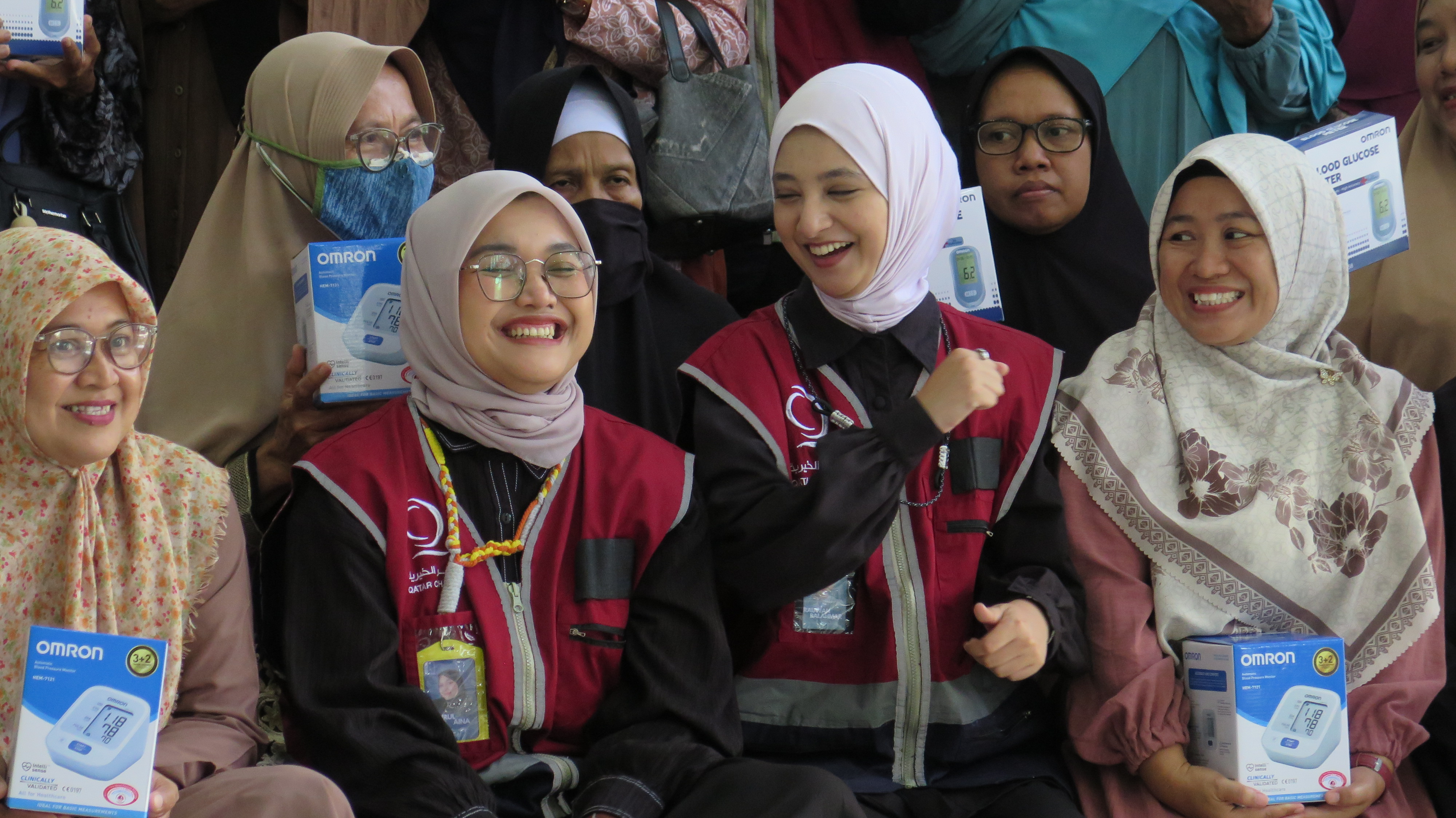 Kolaborasi Kebaikan: Penyaluran Hibah Kesehatan dan Bantuan Usaha dari Qatar Charity!