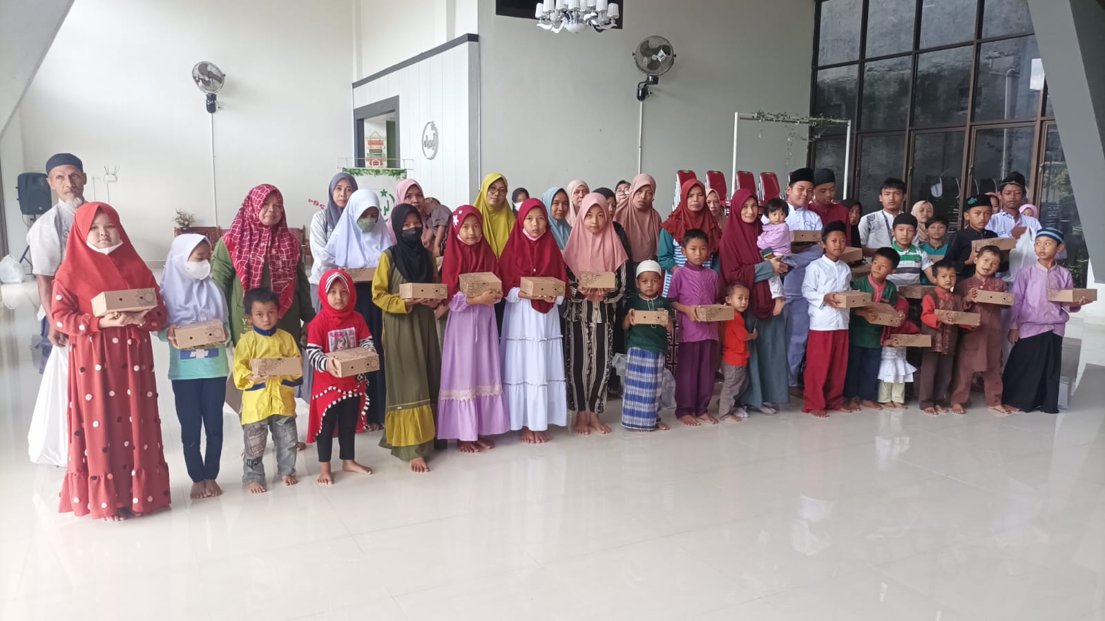 Penyaluran 60 Paket Nasi Box Jum'at Berkah