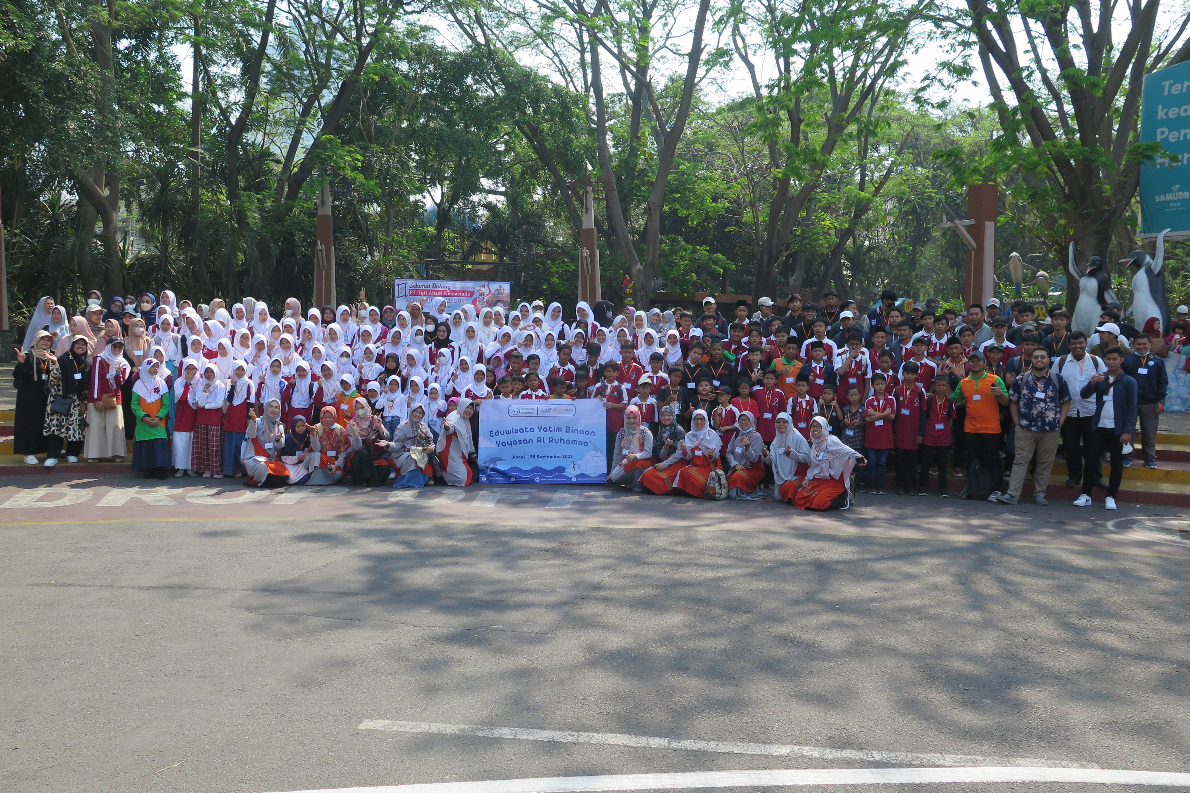 EDUWISATA YATIM BINAAN YAYASAN AL-RUHAMAA'