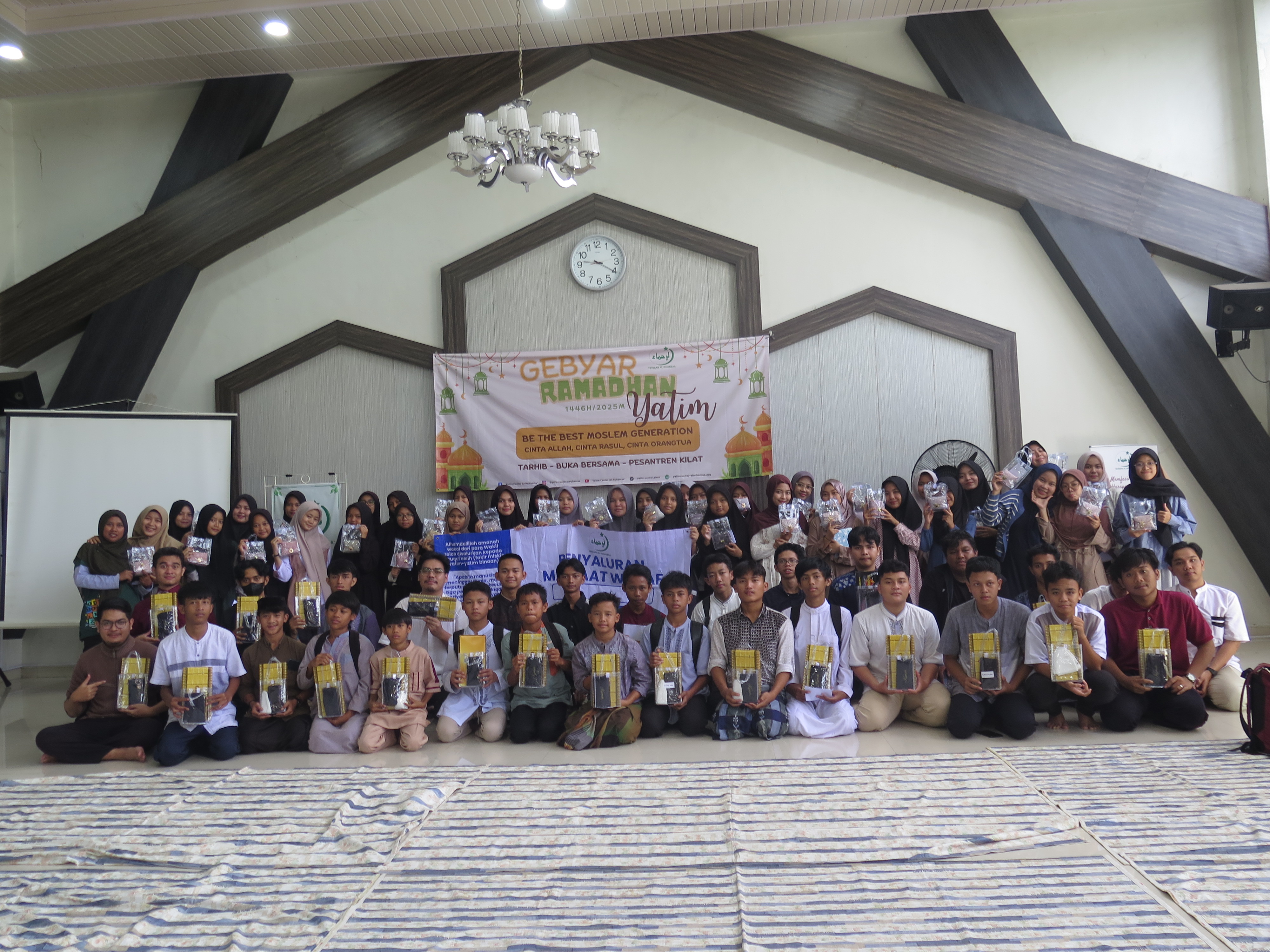 Penyaluran Alat Sholat Travel Berbasis Wakaf Produktif