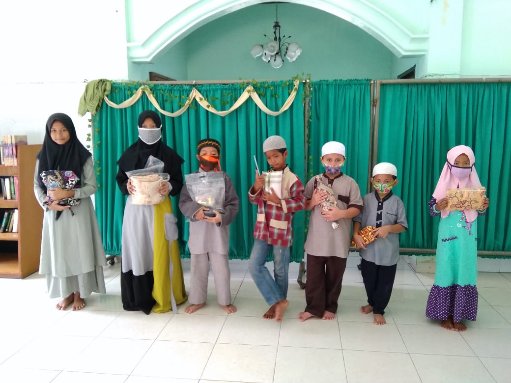 Memperingati Maulid Nabi Muhammad SAW