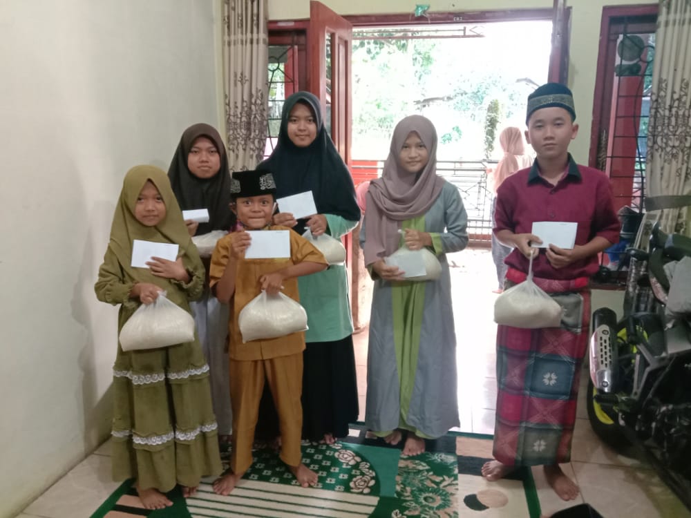 Santunan Yatim berupa beras